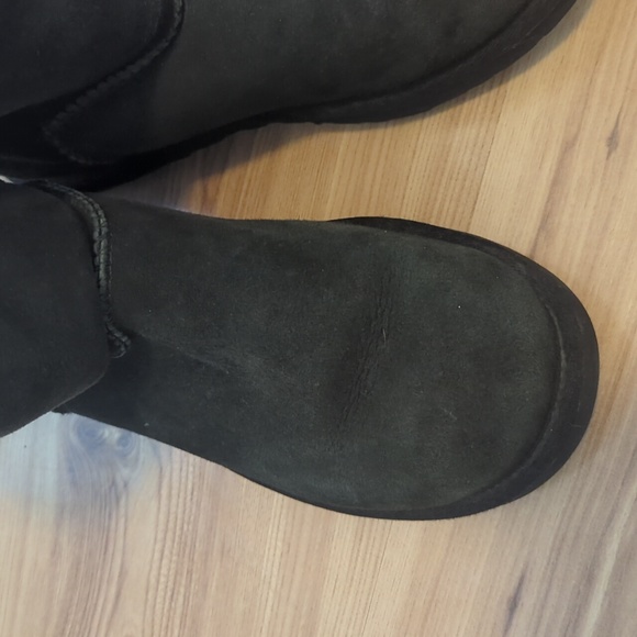 UGG Boots - Picture 3 of 12